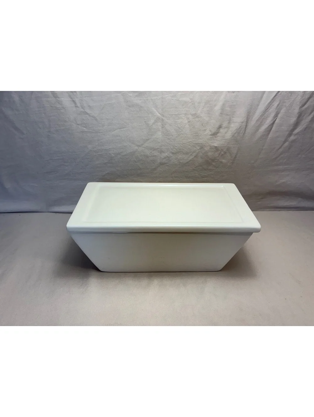 Real Home White Ceramic Rectangular Covered Storage Dish